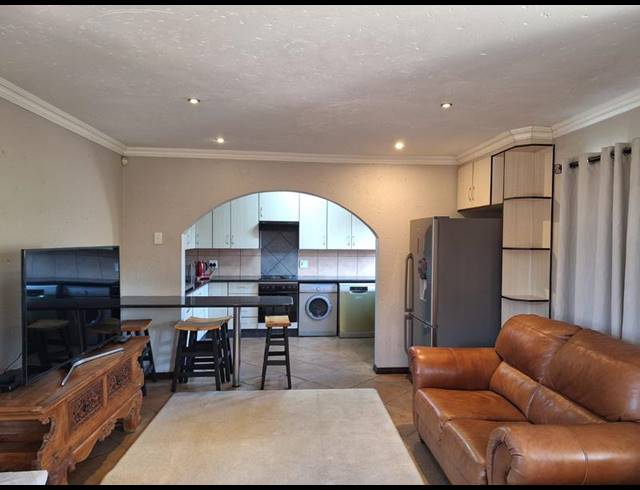 4 BEDROOM HOUSE FOR SALE IN SONNEVELD